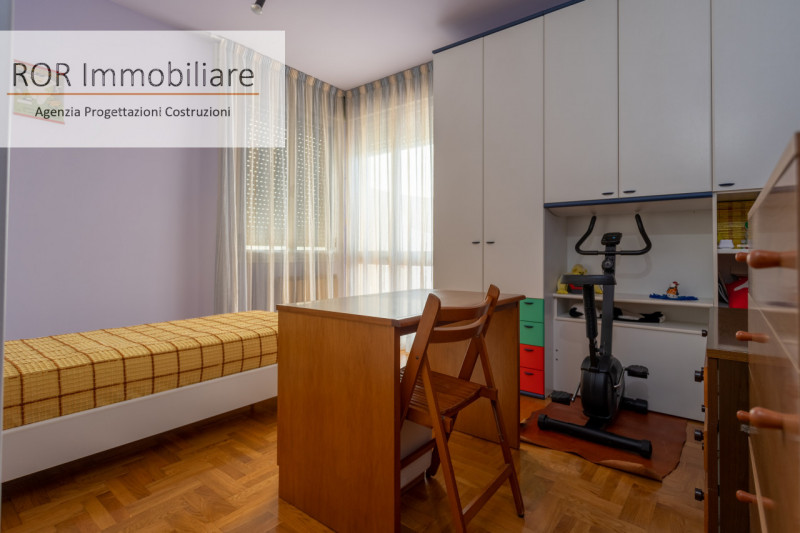 Proponiamo in vendita casa singola divisa in due appartamenti disposti in orizzontale, indipenden...