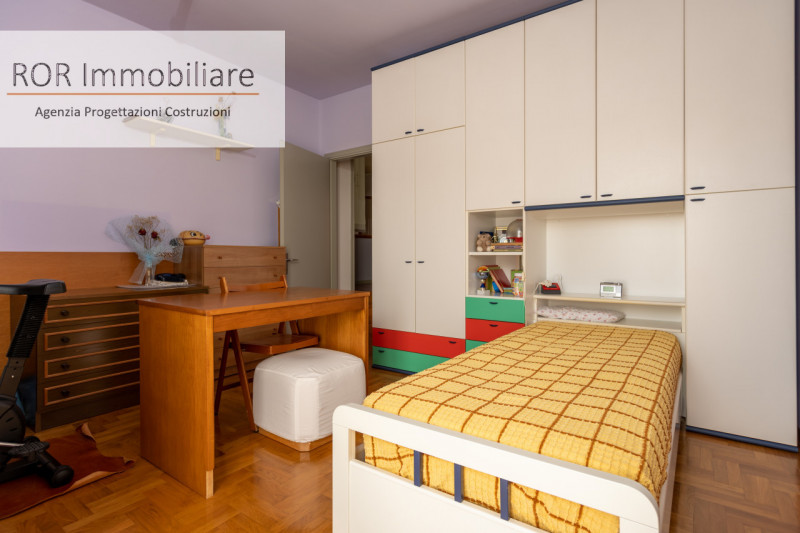 Proponiamo in vendita casa singola divisa in due appartamenti disposti in orizzontale, indipenden...