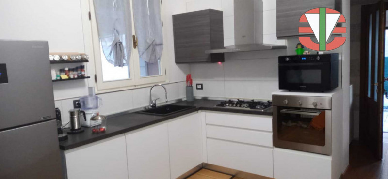 SANTA MARIA DI SALA - nostra esclusiva! In una posizione centrale, proponiamo in vendita un'affas...