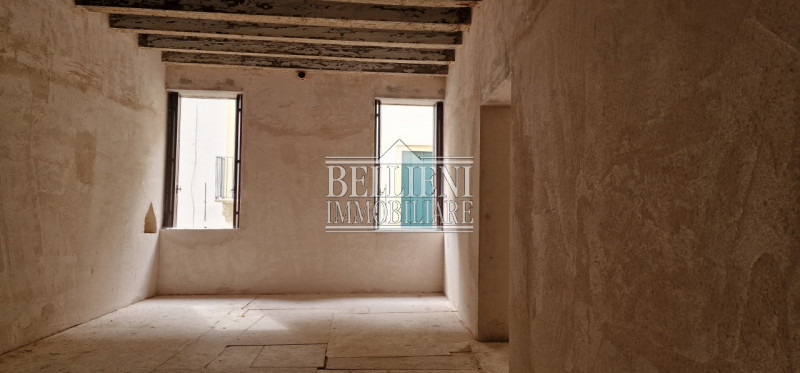 CENTRO STORICO - In palazzo storico di poche unità abitative, a due passi dal Teatro Olimpico, pr...