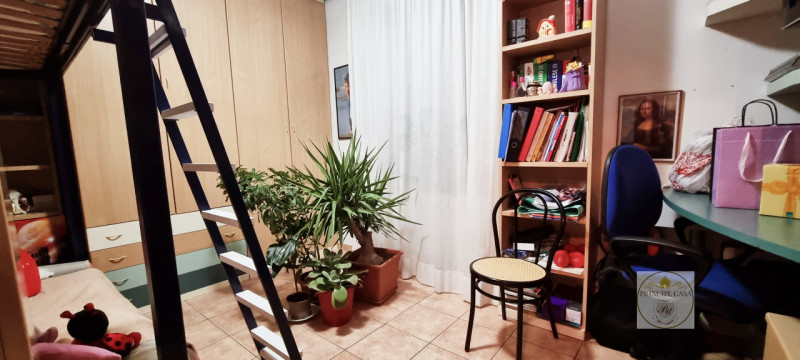 Rif. CS231 - Proponiamo Villa indipendente in posizione panoramica suddivisa in tre unità distint...