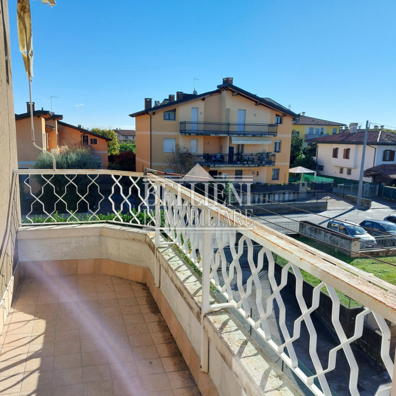 TORRI DI QUARTESOLO - in contesto residenziale proponiamo in locazione uno spazioso appartamento ...