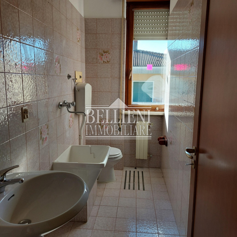 TORRI DI QUARTESOLO - in contesto residenziale proponiamo in locazione uno spazioso appartamento ...