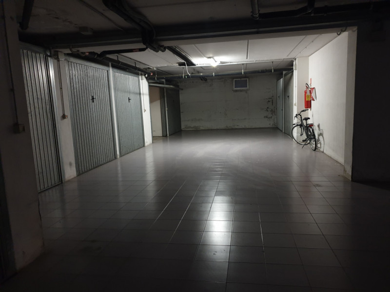 MINI APPARTAMENTO MANSARDATO E ARREDATO, CON TERRAZZA E GARAGE IN LOCAZIONE A VICENZA - ZONA MERC...