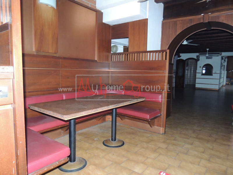 PONTECORVO: Affittasi locale commerciale ideale come Ufficio o Negozio. Il locale si sviluppa su ...