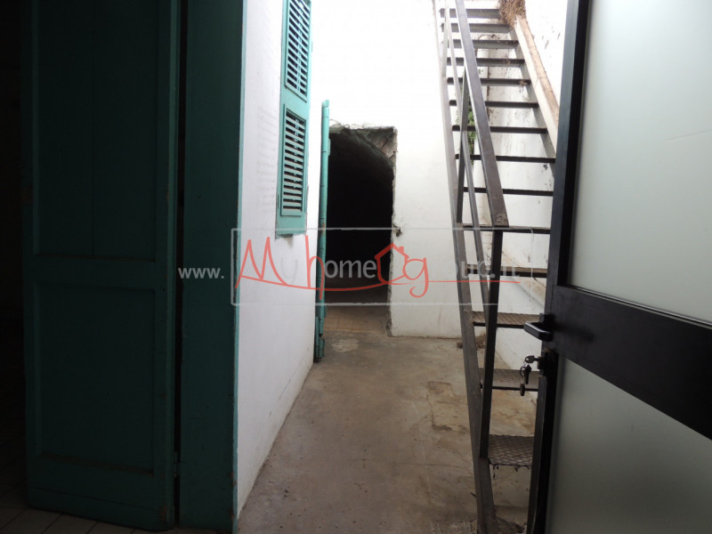 PONTECORVO: Affittasi locale commerciale ideale come Ufficio o Negozio. Il locale si sviluppa su ...