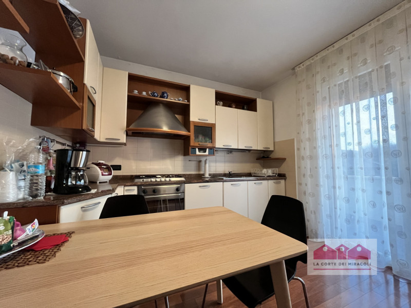 SAN PIO X: CASA INDIPENDENTE CON GIARDINO RECINTATO COMPOSTA DA SOGGIORNO, CUCINA, 3 CAMERE, 2 BA...