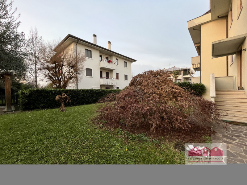 SAN PIO X: CASA INDIPENDENTE CON GIARDINO RECINTATO COMPOSTA DA SOGGIORNO, CUCINA, 3 CAMERE, 2 BA...