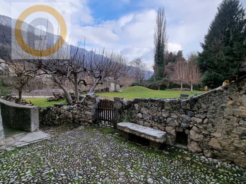 In un contesto naturale e paesaggistico di rara bellezza, proponiamo in vendita rustico situata a...