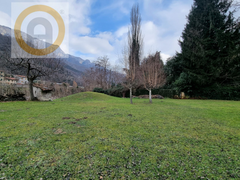 In un contesto naturale e paesaggistico di rara bellezza, proponiamo in vendita rustico situata a...