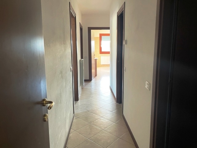 Masi, nel centro del comune, vi presentiamo un appartamento trilocale in vendita. L'immobile si t...