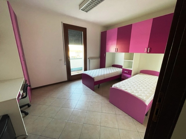 Masi, nel centro del comune, vi presentiamo un appartamento trilocale in vendita. L'immobile si t...