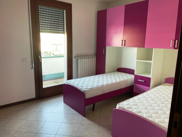 Masi, nel centro del comune, vi presentiamo un appartamento trilocale in vendita. L'immobile si t...