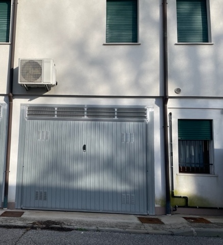 Masi, nel centro del comune, vi presentiamo un appartamento trilocale in vendita. L'immobile si t...