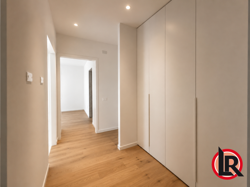 Al Residence Grafite disponiamo di secondo duplex tricamere. Accesso pedonale indipendente con gi...
