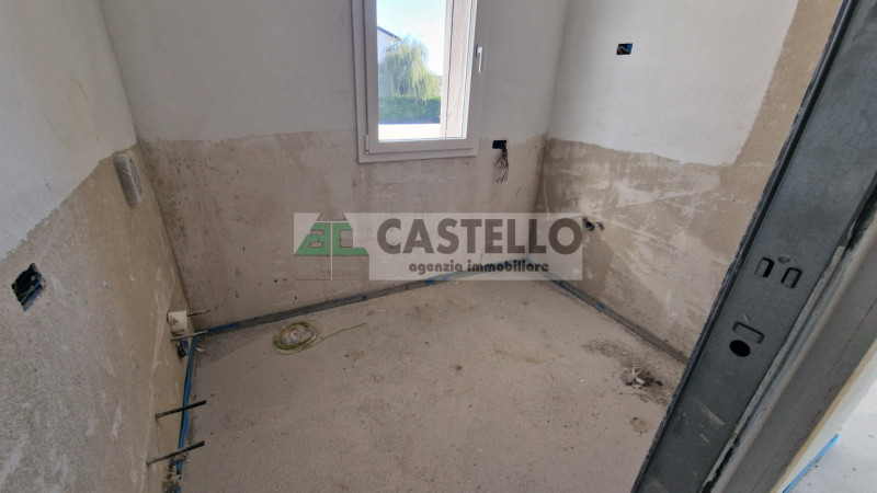 Padova, zona Mortise, comodi al centro città, sole 4 unità abitative, appartamenti 3 camere con t...