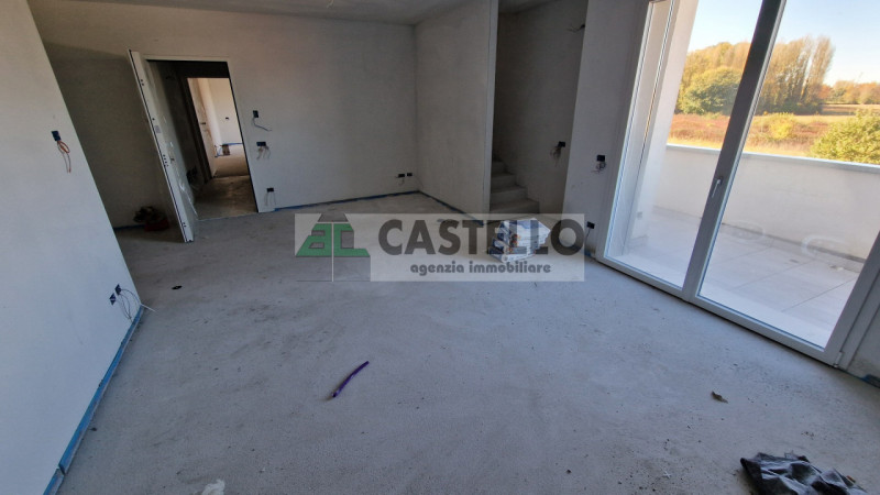 Padova, zona Mortise, comodi al centro città, sole 4 unità abitative, appartamenti 3 camere con t...