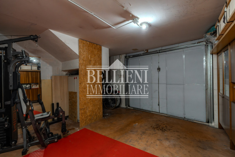 SAN MARCO: Proponiamo in vendita in un contesto moderno una casa a schiera di testa con ampio gia...