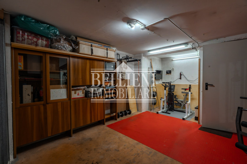 SAN MARCO: Proponiamo in vendita in un contesto moderno una casa a schiera di testa con ampio gia...