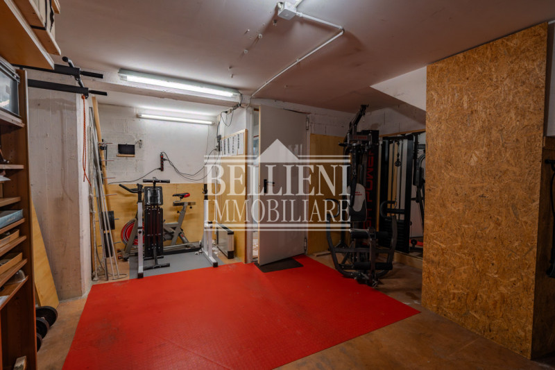 SAN MARCO: Proponiamo in vendita in un contesto moderno una casa a schiera di testa con ampio gia...