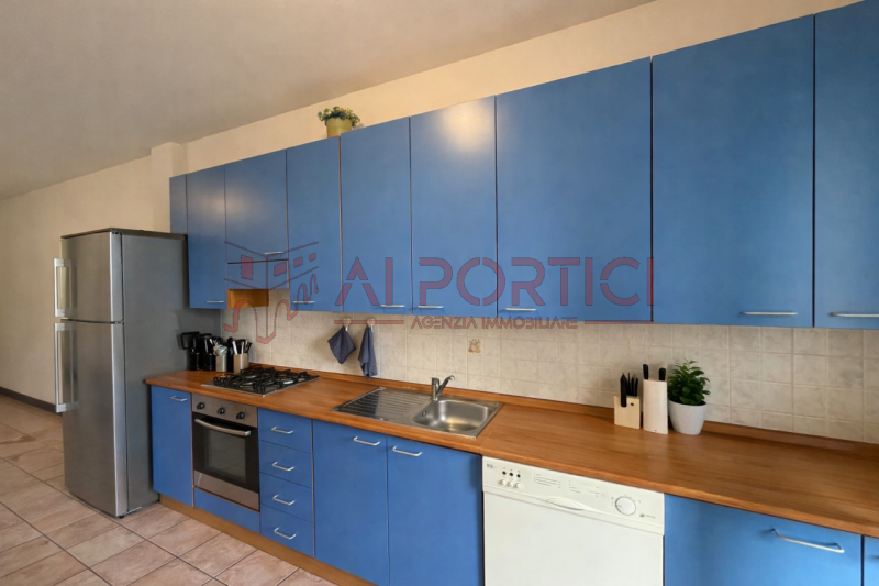 Comune di PIOVE DI SACCO – VILLETTA A SCHIERA porzione di testa arredata e caratterizzata da ingr...