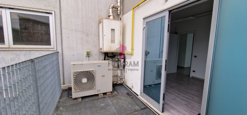 Padova rif. 251MAT Tel. 3403358378

Padova in corso stati uniti si propone in affitto direzionale...