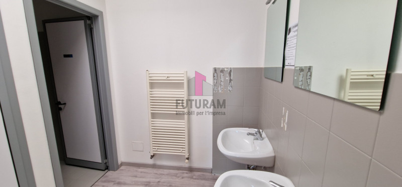 Padova rif. 251MAT Tel. 3403358378

Padova in corso stati uniti si propone in affitto direzionale...