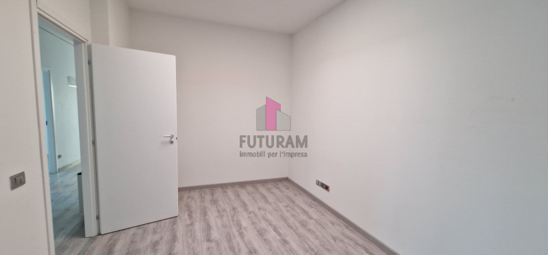 Padova rif. 251MAT Tel. 3403358378

Padova in corso stati uniti si propone in affitto direzionale...