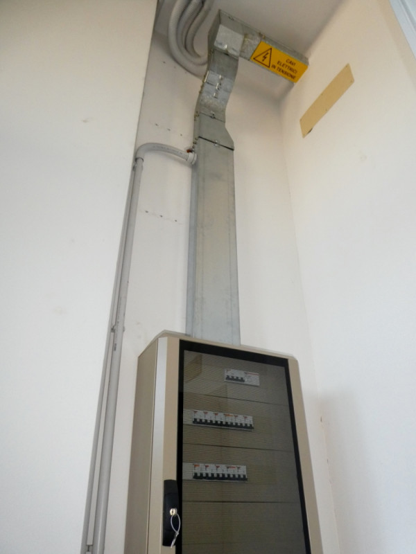 VICENZA NORD - POVOLARO DI DUEVILLE: VENDESI UFFICIO DI 360 MQ AL PIANO TERRENO CON 16 POSTI AUTO...