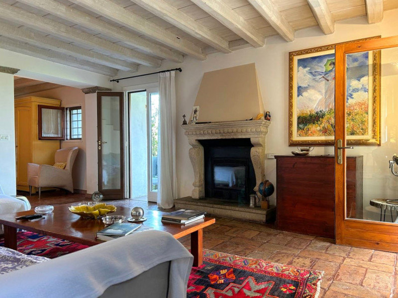 Rovolon (PD):
Immersa nella quiete e bellezza dei Colli Berici, proponiamo una raffinata casa sin...