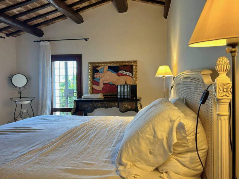 Rovolon (PD):
Immersa nella quiete e bellezza dei Colli Berici, proponiamo una raffinata casa sin...