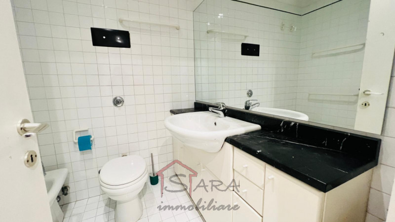 PADOVA - zona Ospedali:

Sara Immobiliare propone in locazione luminoso appartamento arredato.
Si...