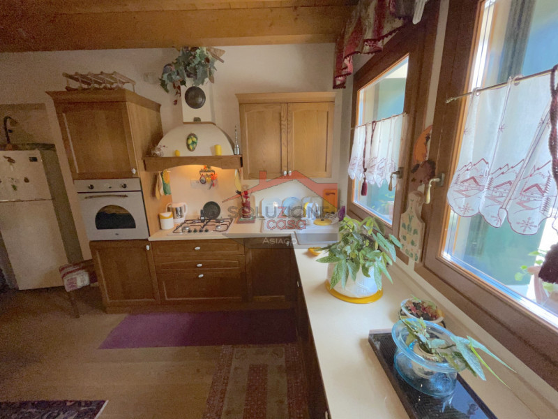 Cerchi una soluzione di recente costruzione? Desideri ampi spazi per la tua famiglia?
A Camporove...