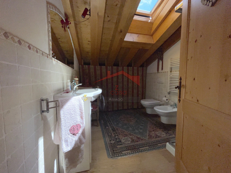 Cerchi una soluzione di recente costruzione? Desideri ampi spazi per la tua famiglia?
A Camporove...