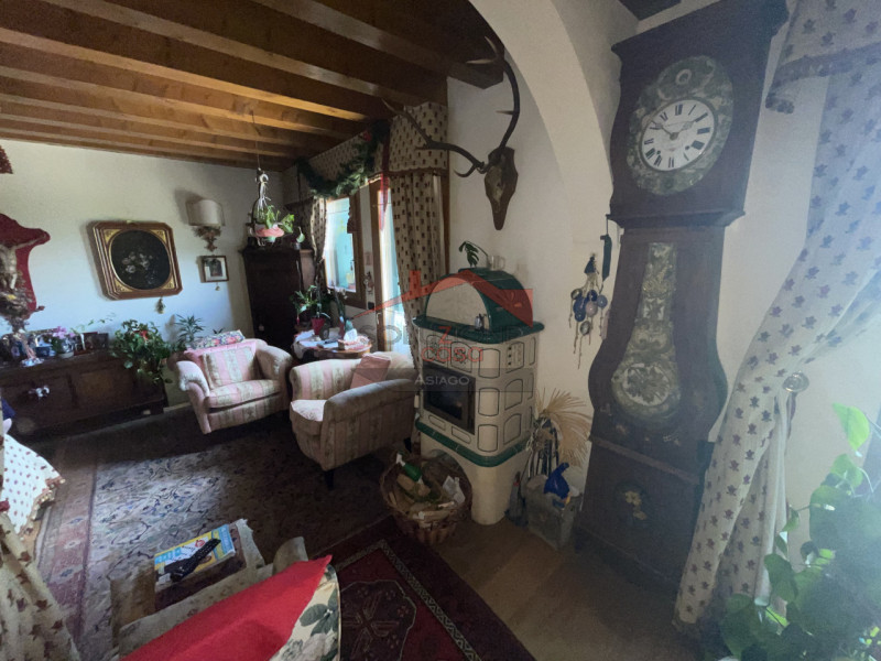 Cerchi una soluzione di recente costruzione? Desideri ampi spazi per la tua famiglia?
A Camporove...