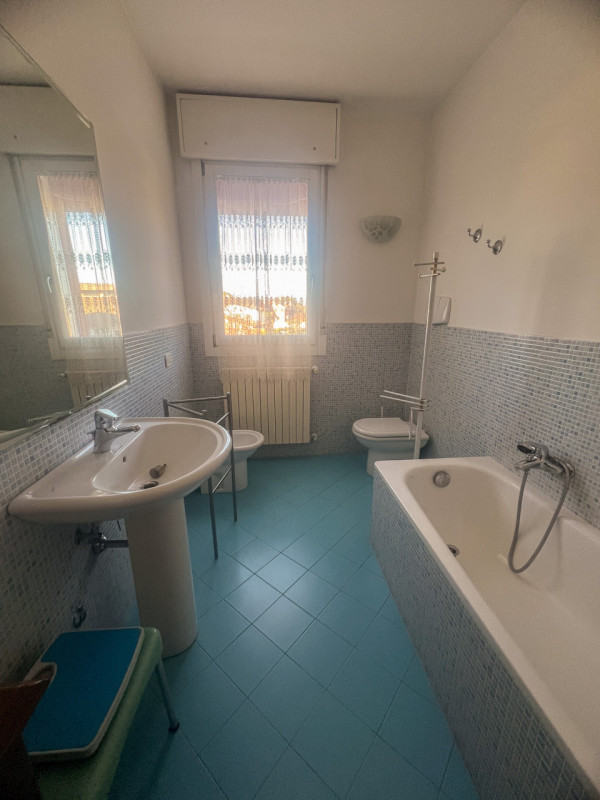 ANNUNCIO RISERVATO A STUDENTI UNIVERSITARI  - CONTRATTO TRANSITORIO DI 12 MESI 

In centro a Legn...