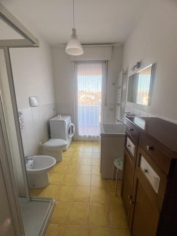 ANNUNCIO RISERVATO A STUDENTI UNIVERSITARI  - CONTRATTO TRANSITORIO DI 12 MESI 

In centro a Legn...