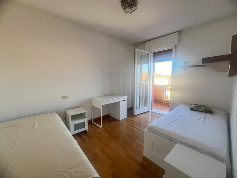 ANNUNCIO RISERVATO A STUDENTI UNIVERSITARI  - CONTRATTO TRANSITORIO DI 12 MESI 

In centro a Legn...