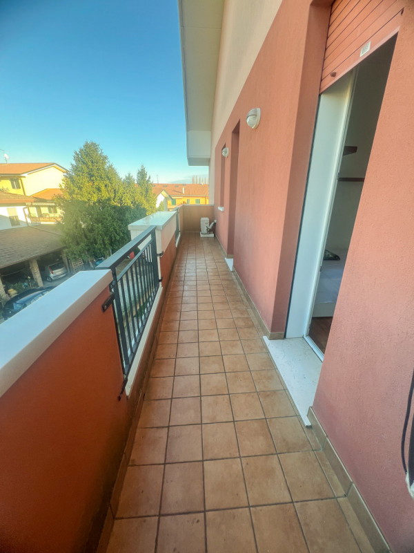 ANNUNCIO RISERVATO A STUDENTI UNIVERSITARI  - CONTRATTO TRANSITORIO DI 12 MESI 

In centro a Legn...