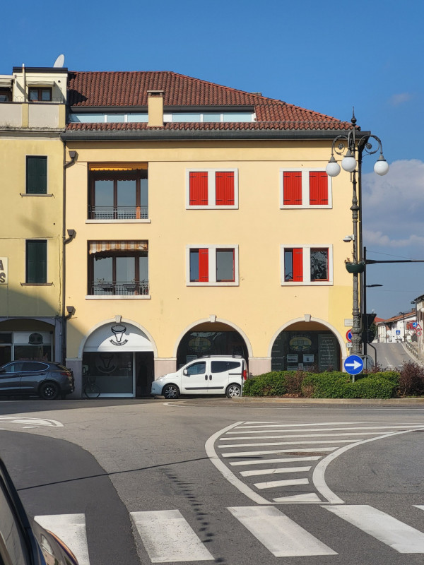 Appartamento in palazzina di sole 6 unita' abitative. Ideale per INVESTIMENTO oppure libero da Fe...