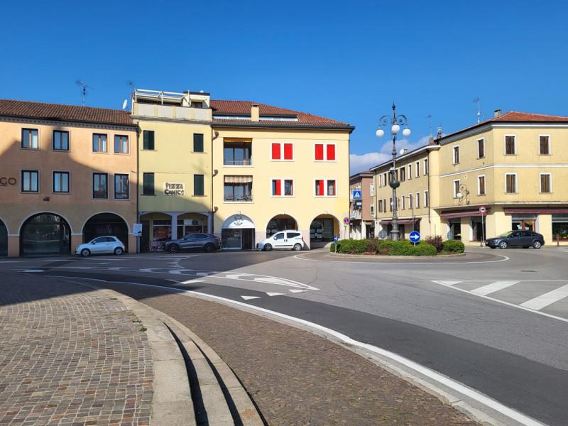 Appartamento in palazzina di sole 6 unita' abitative. Ideale per INVESTIMENTO oppure libero da Fe...