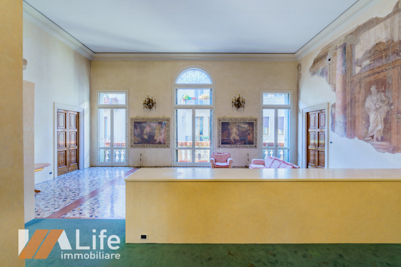 Siete alla ricerca di una residenza di prestigio nel cuore del centro storico di Vicenza? 
Propon...