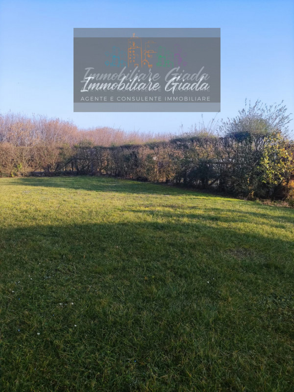 Prestigiosa porzione di edificio colonico completamente ristrutturata, inserita in un contesto es...