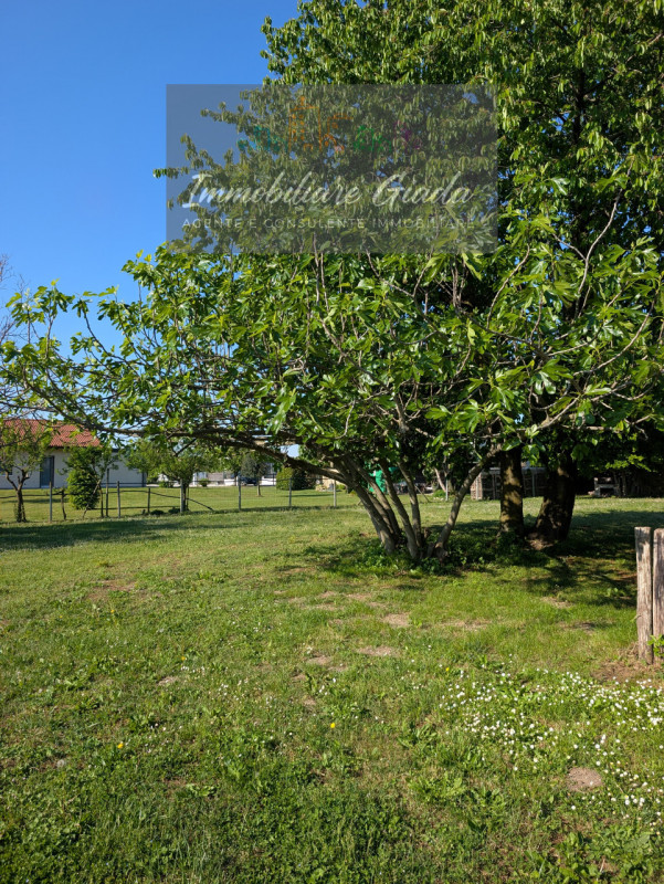Prestigiosa porzione di edificio colonico completamente ristrutturata, inserita in un contesto es...