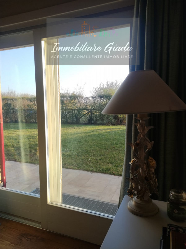 Prestigiosa porzione di edificio colonico completamente ristrutturata, inserita in un contesto es...