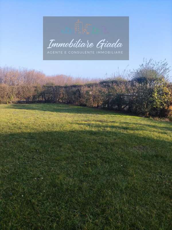 Prestigiosa porzione di edificio colonico completamente ristrutturata, inserita in un contesto es...