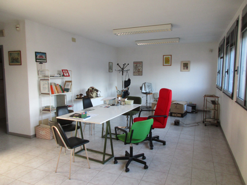 Riferimento per l'Agenzia VC0416 VIGODARZERE Zona Saletto - Zona Artigianale. Porzione di capanno...