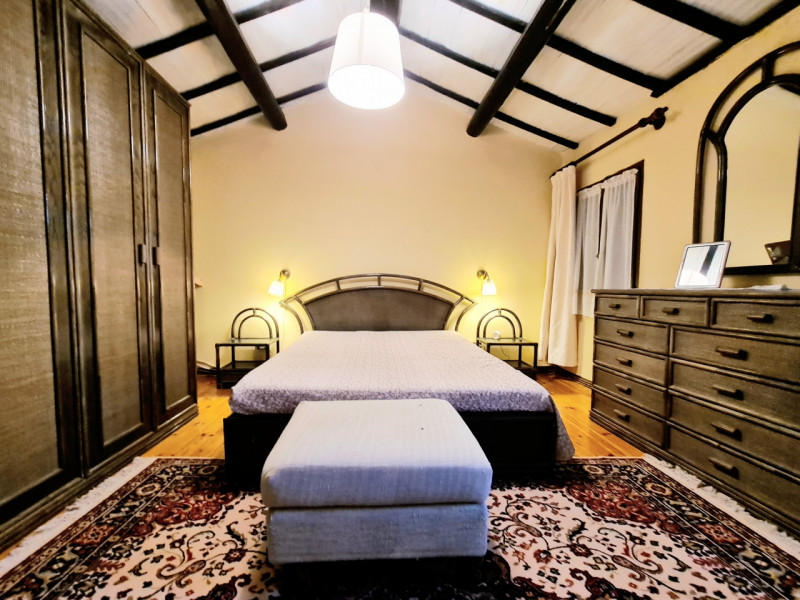 Proponiamo in vendita a Baone, nella frazione di Valle San Giorgio, rustico immerso nella natura ...