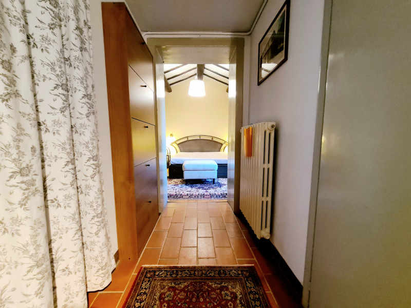 Proponiamo in vendita a Baone, nella frazione di Valle San Giorgio, rustico immerso nella natura ...