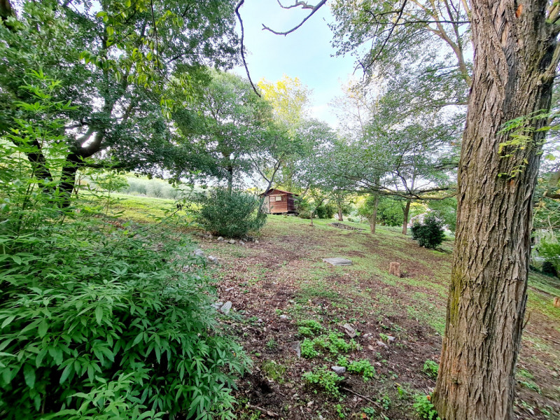 Proponiamo in vendita a Baone, nella frazione di Valle San Giorgio, rustico immerso nella natura ...